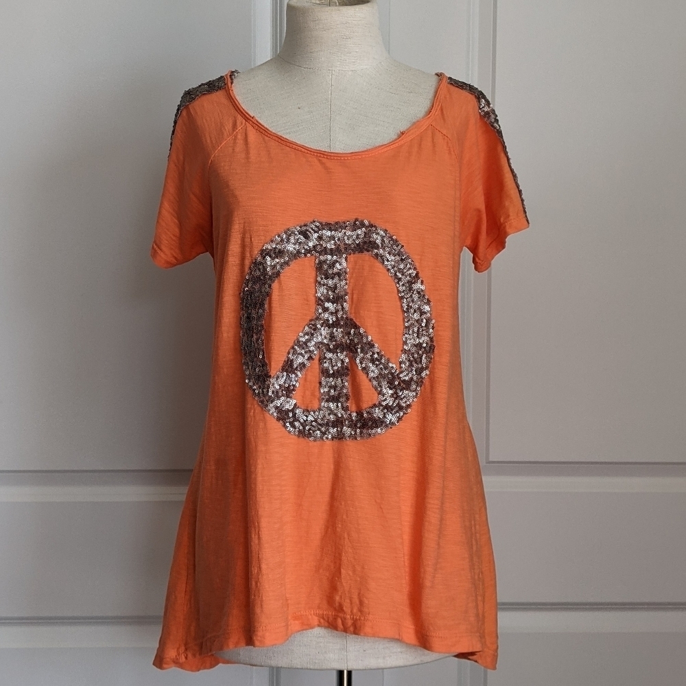 Lola Made In Italy Tee Sequin Peace Sign Short Sleeve Fading Orange M/L EUC